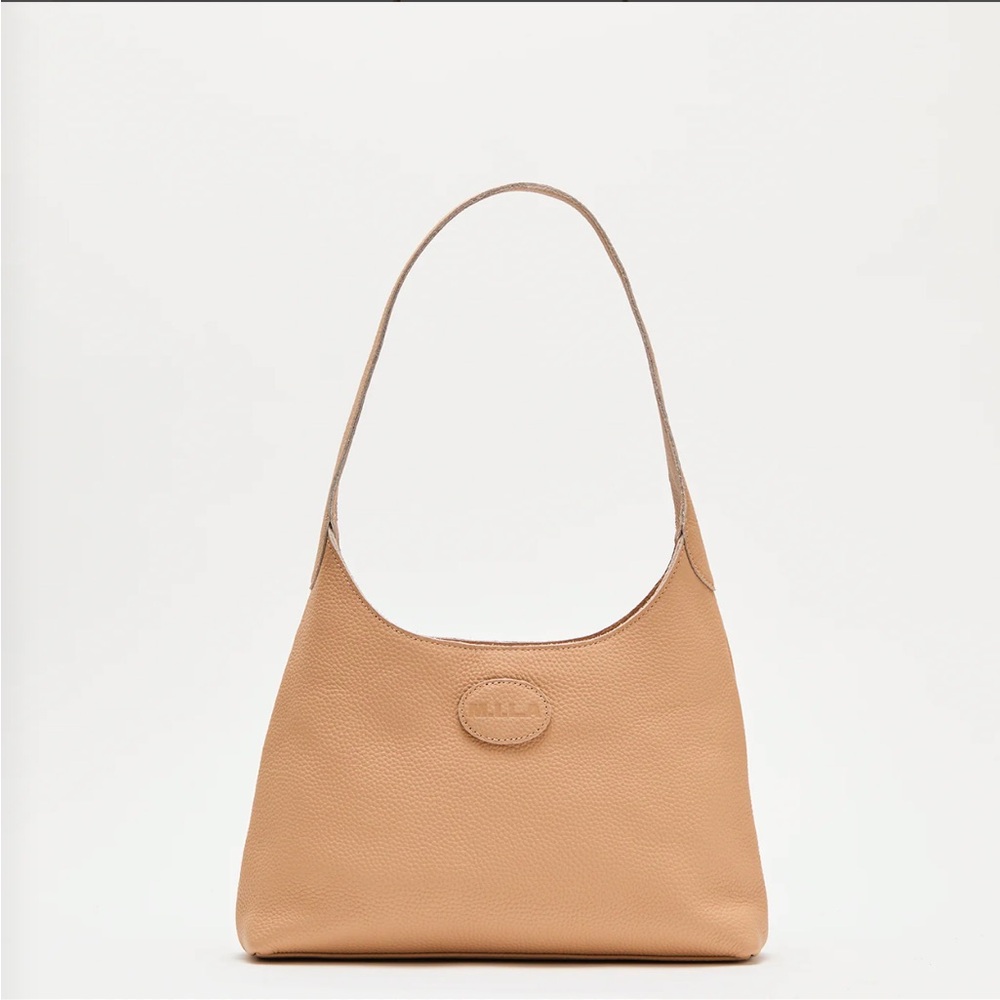 Chic Tan Leather Shoulder Bag